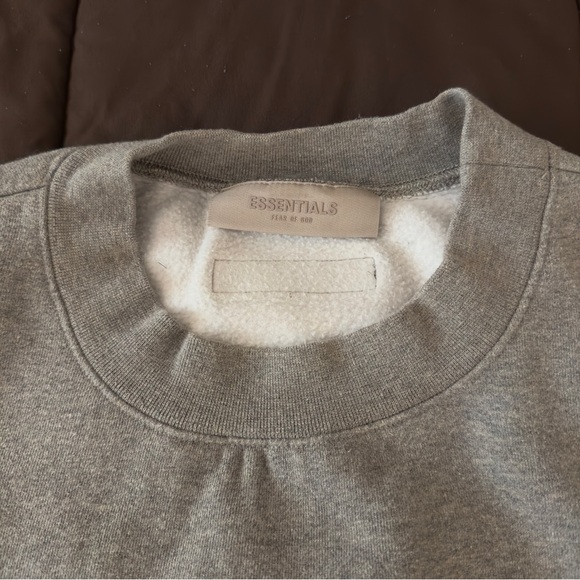 ‼️ SOLD on MARKETPLACE ‼️ ESSENTIALS x FEAR OF GOD Men’s Sweater Light Gray - Picture 3 of 5